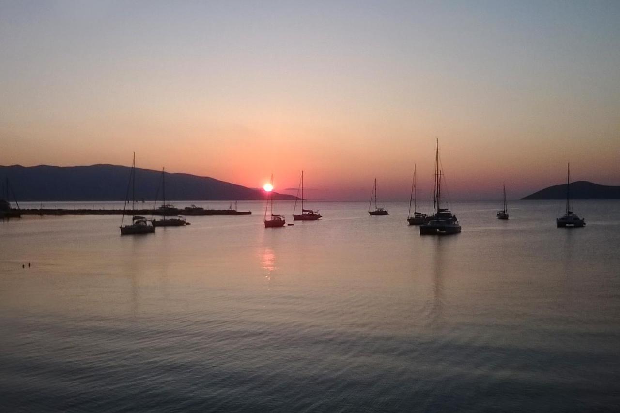 Sunrise Bay Apts Agia Efimia Bagian luar foto